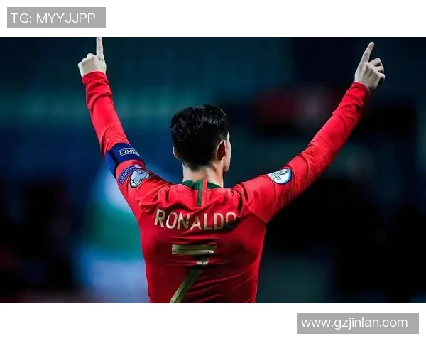 六大足球巨星崛起之路：从天赋少年到世界顶级球员的成长轨迹与心路历程