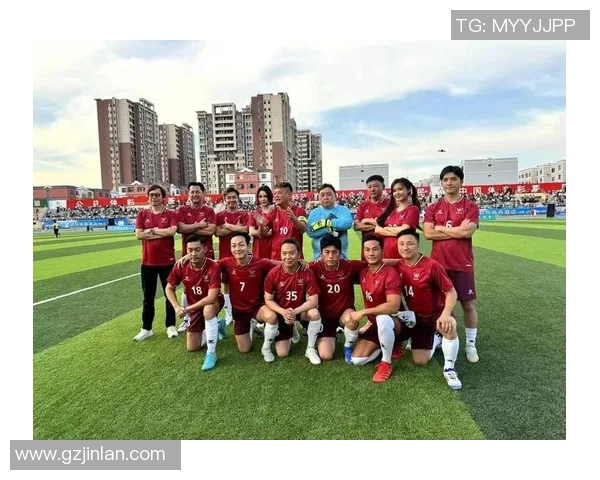 巨星闪耀绿茵场细数知名足球球星辉煌瞬间与经典传奇 巨星闪耀绿茵场细数知名足球球星辉煌瞬间与经典传奇