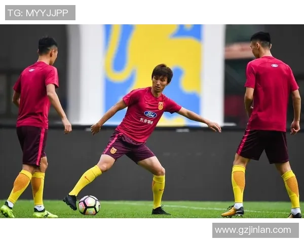 银川足球赛球星表现抢眼 亮点频现引发球迷热议