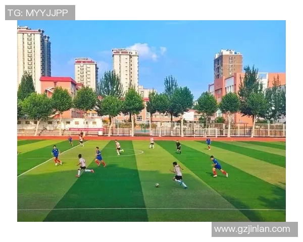 足球球星闪耀绿茵展现实力与风采树立青少年心中优质偶像